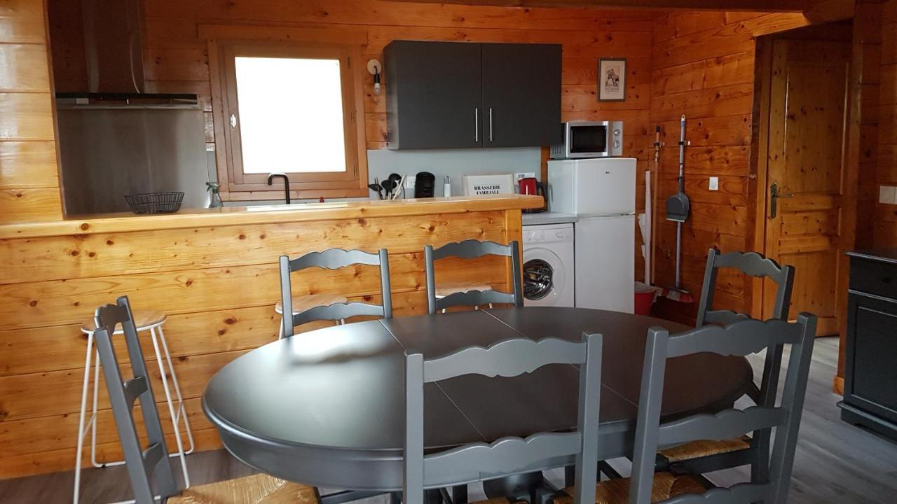 Superbe Chalet Avec Piscine Chauffee Juillet Et Aout Saint-Manvieu-Bocage Eksteriør bilde